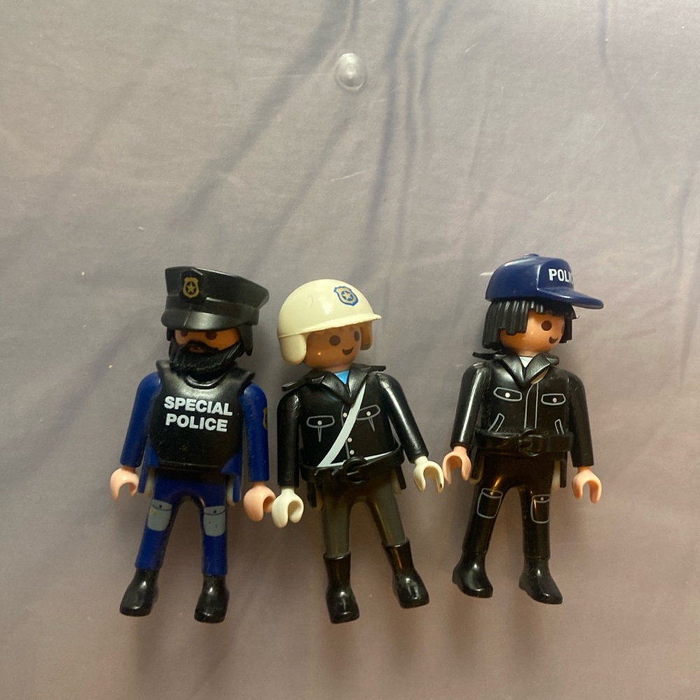 3 Playmobil police men